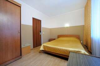 Гостиница Ателика Сосновый Бор Отель Фрязино Стандартный двухместный номер с 1 кроватью или 2 отдельными кроватями-7